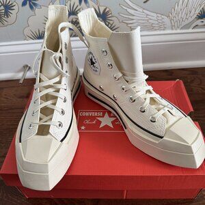 NEW NEVER WORN Converse Chuck 70 De Luxe Squared